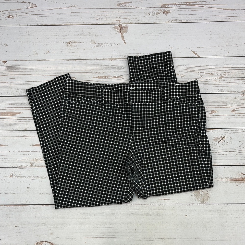 Old Navy Black and White Pixie Pants